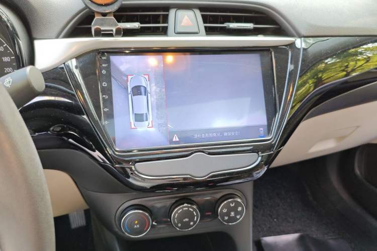 Used Buick Excelle 2018 15N CVT Elite Edition Audio And AC Panel