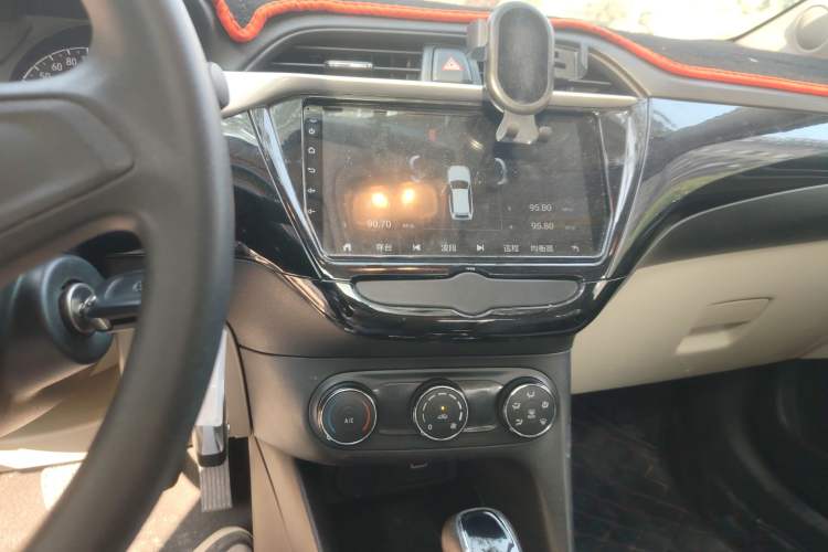 Used Buick Excelle 2018 15N CVT Elite Edition Audio And AC Panel