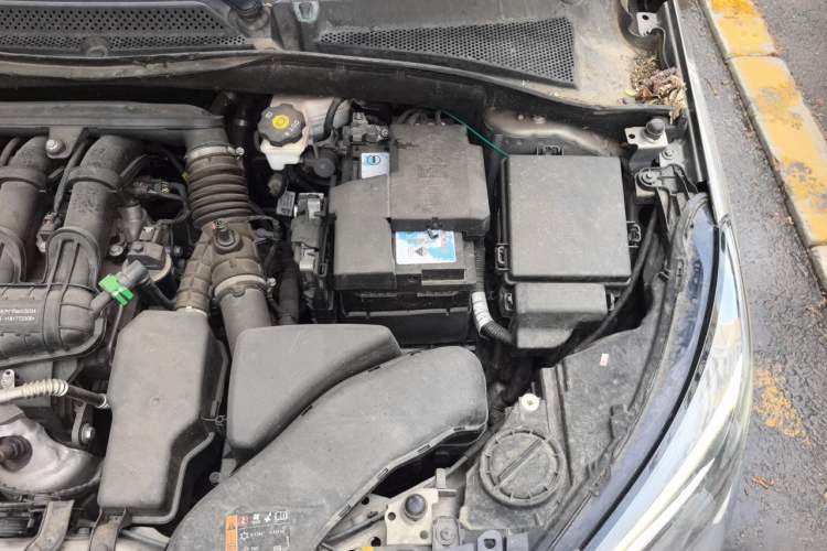 Used Buick Excelle 2018 15N CVT Luxury Version Engine Bay Left
