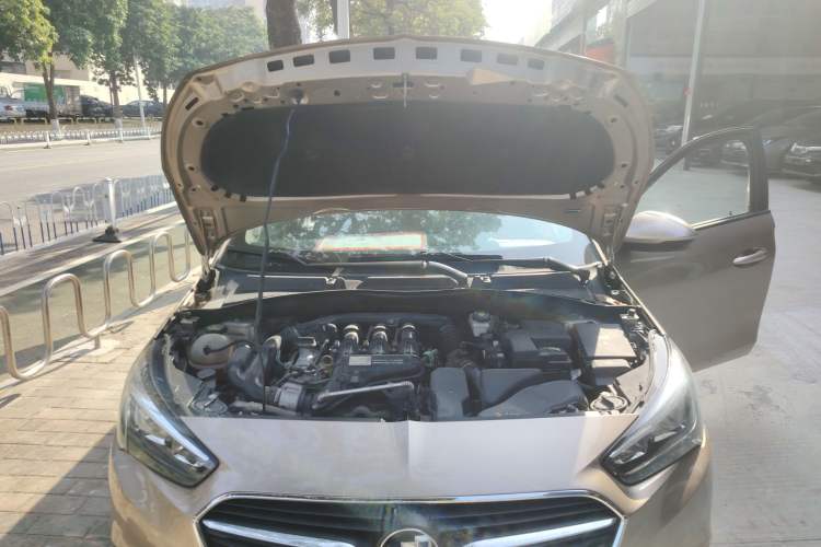 Used Buick Excelle 2018 15N CVT Elite Edition Engine Bay