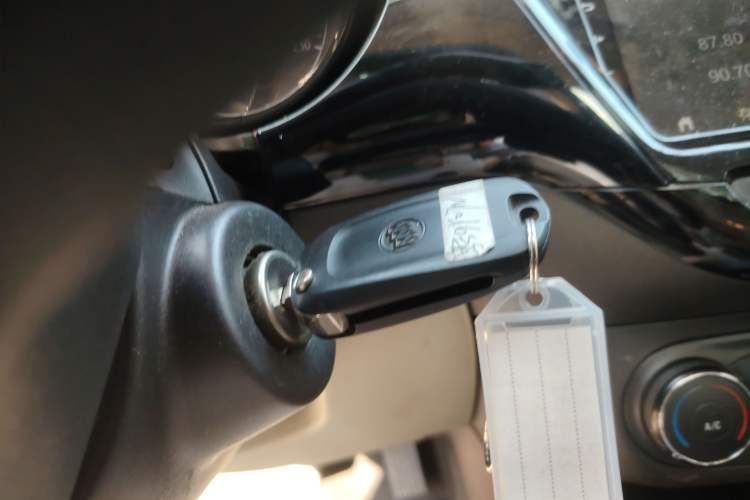 Used Buick Excelle 2018 15N CVT Elite Edition Interior 1