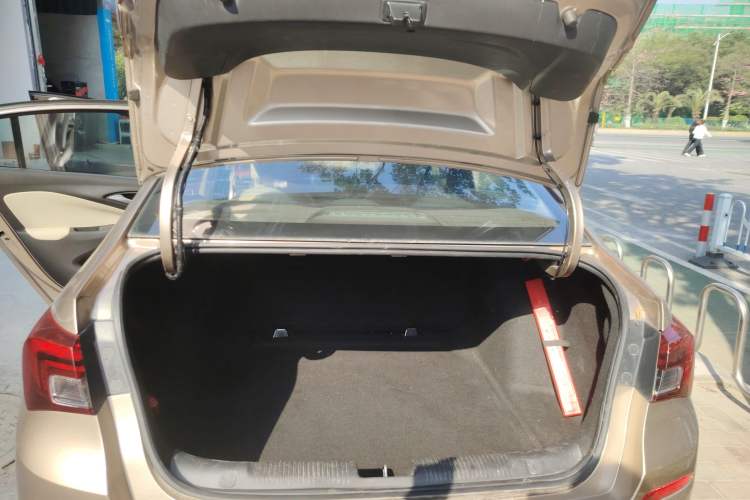 Used Buick Excelle 2018 15N CVT Elite Edition Trunk