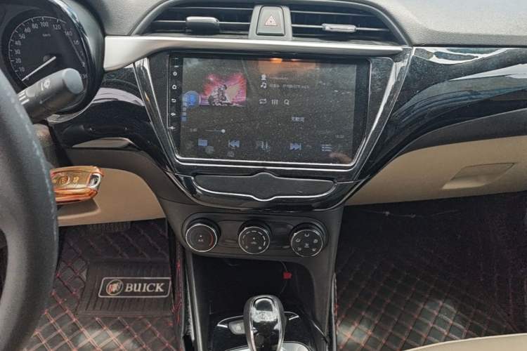 Used Buick Excelle 2018 15N CVT Elite Edition Audio And AC Panel