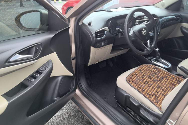 Used Buick Excelle 2018 15N CVT Elite Edition Driver Seat