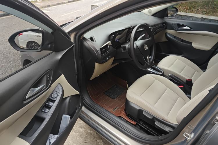 Used Buick Excelle 2018 15N CVT Elite Edition Driver Seat