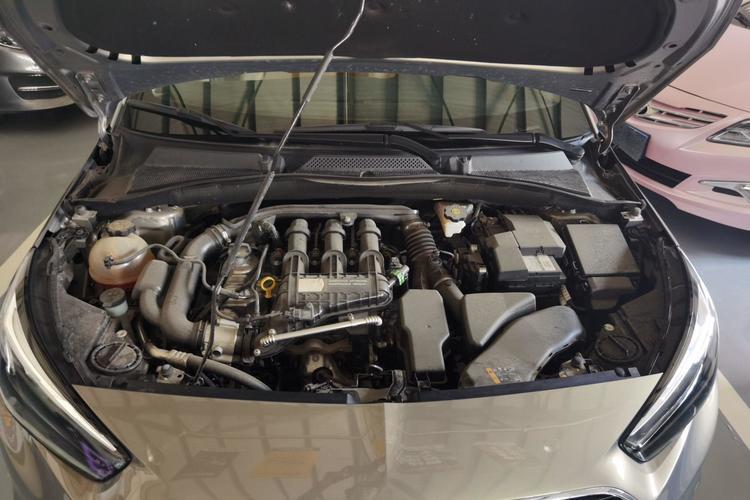 Used Buick Excelle 2018 15N Manual Elite Version Engine Bay