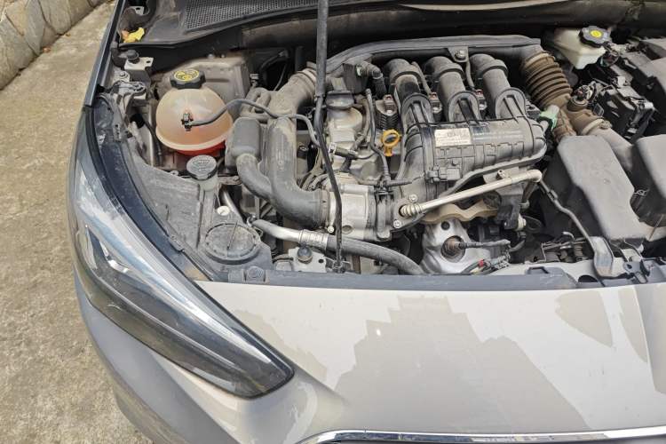 Used Buick Excelle 2018 15N CVT Elite Edition Engine Bay Right