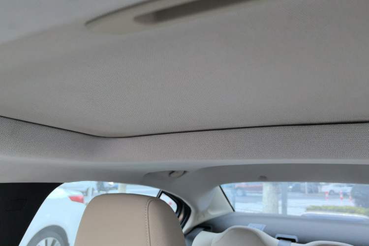 Used Buick Excelle 2018 15N CVT Elite Edition Headliner