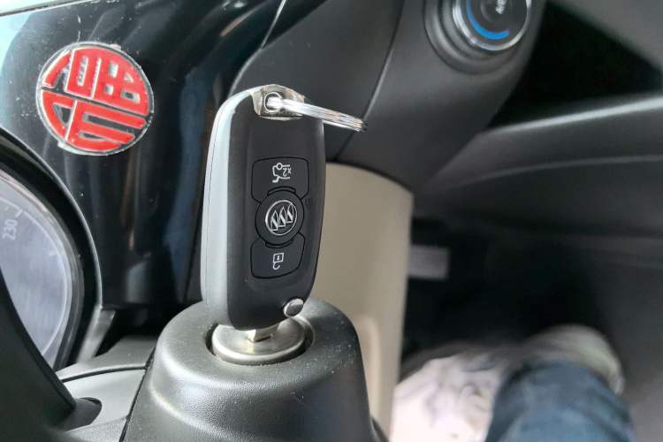 Used Buick Excelle 2018 15N CVT Elite Edition Interior 1
