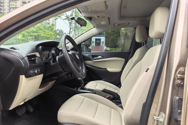 Used Buick Excelle 2018 15N CVT Elite Edition Interior 4