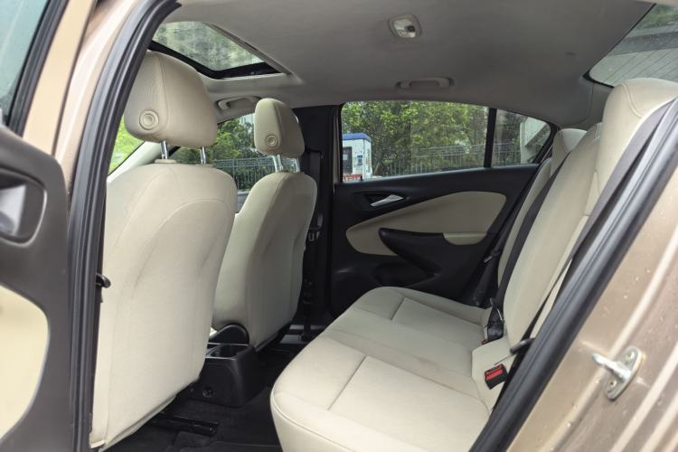 Used Buick Excelle 2018 15N CVT Elite Edition Interior 5