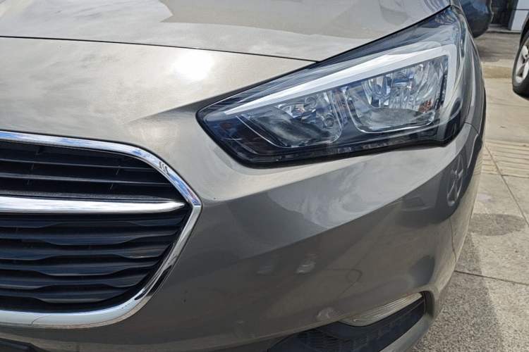 Used Buick Excelle 2018 15N CVT Elite Edition Left Front Headlight