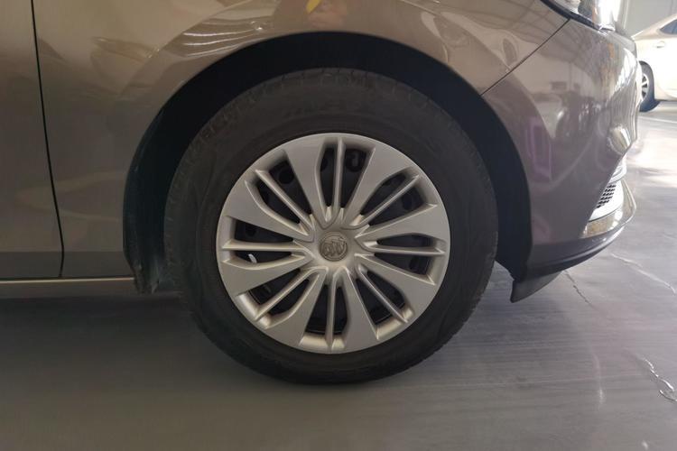 Used Buick Excelle 2018 15N Manual Elite Version Right Front Wheel Hub