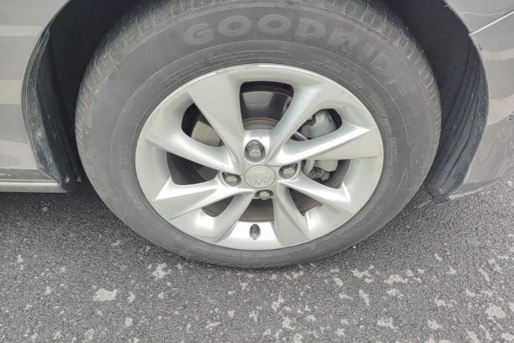 Used Buick Excelle 2018 15N CVT Luxury Version Right Front Wheel Hub