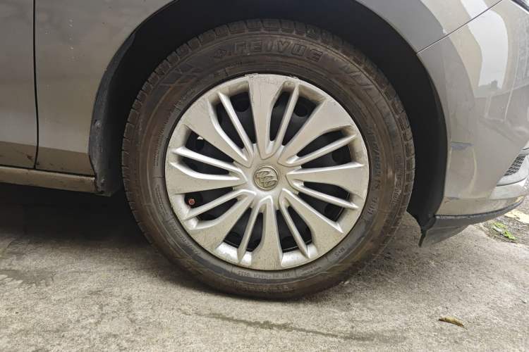 Used Buick Excelle 2018 15N CVT Elite Edition Right Front Wheel Hub