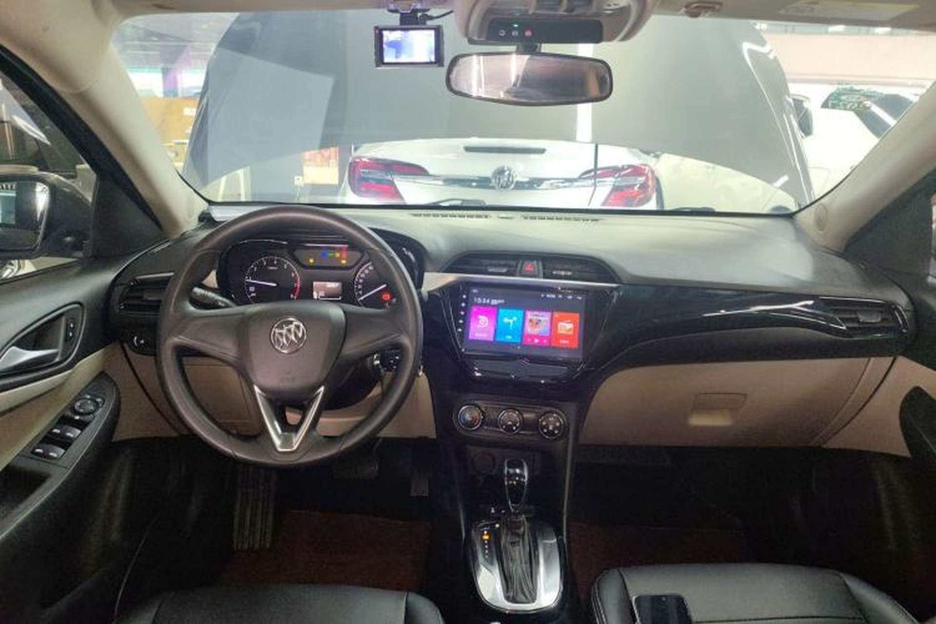 Used Buick Excelle 2018 15N CVT Elite Edition Center Console