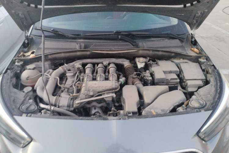 Used Buick Excelle 2018 15N CVT Elite Edition Engine Bay