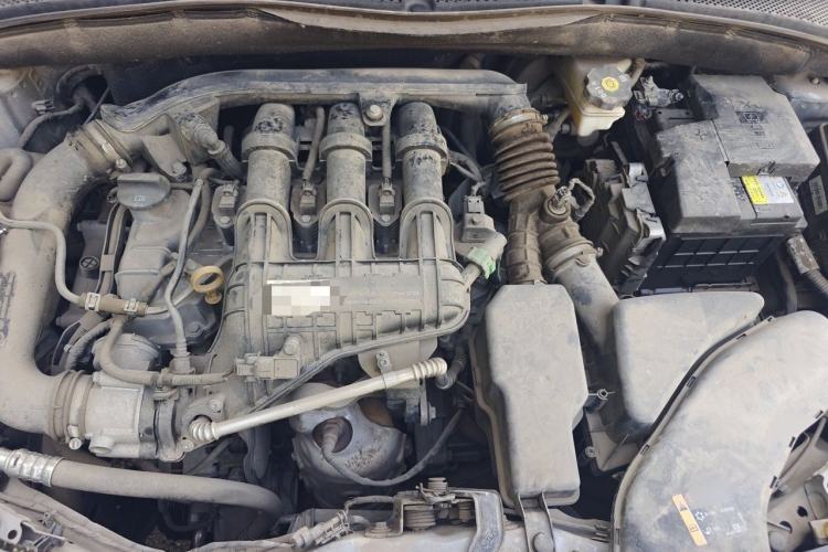 Used Buick Excelle 2018 15N CVT Elite Edition Engine Bay