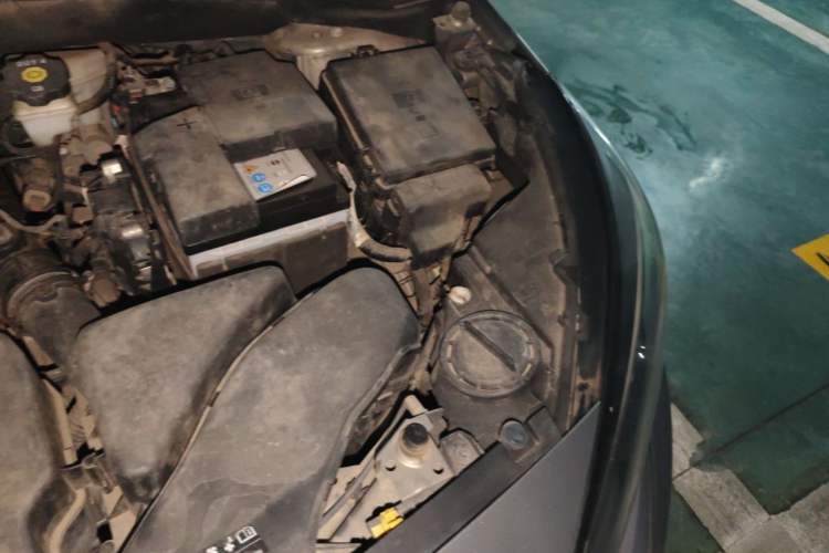 Used Buick Excelle 2018 15N CVT Luxury Version Engine Bay Left