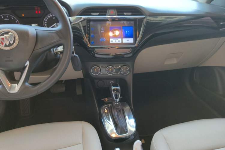 Used Buick Excelle 2018 15N CVT Elite Edition Audio And AC Panel
