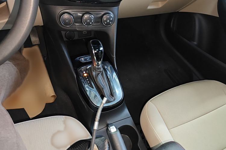 Used Buick Excelle 2018 15N CVT Elite Edition Interior 4