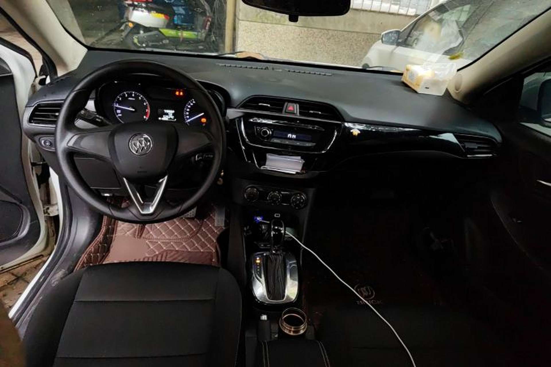 Used Buick Excelle 2018 15N CVT Elite Edition Center Console