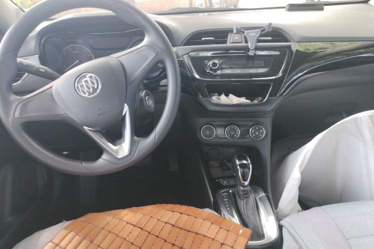 Used Buick Excelle 2018 15N CVT Elite Edition Center Console