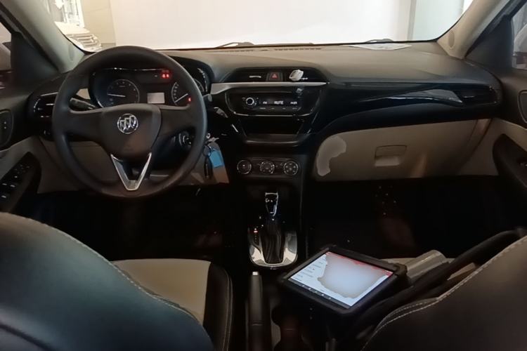 Used Buick Excelle 2018 15N CVT Elite Edition Center Console