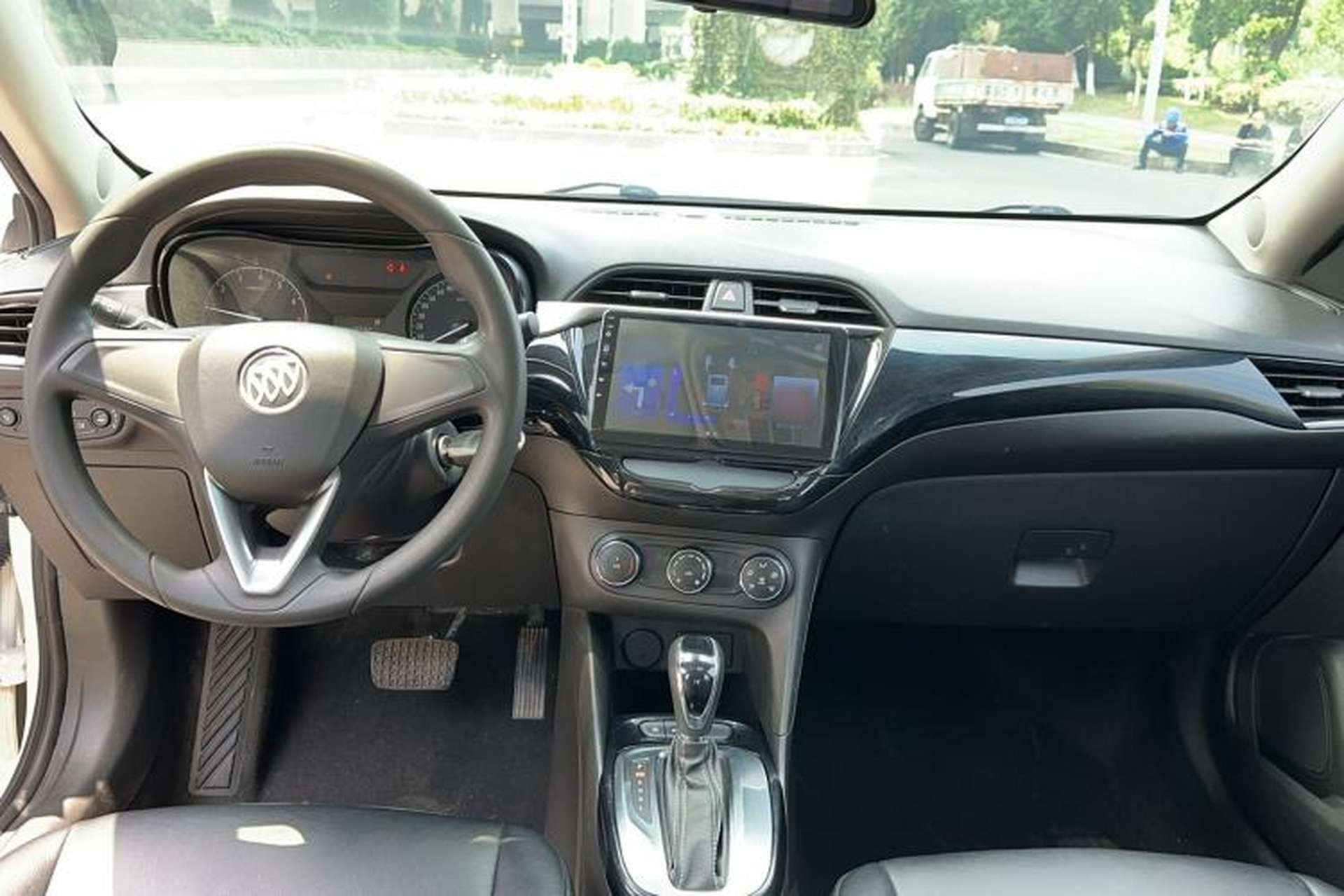 Used Buick Excelle 2018 15N CVT Elite Edition Center Console