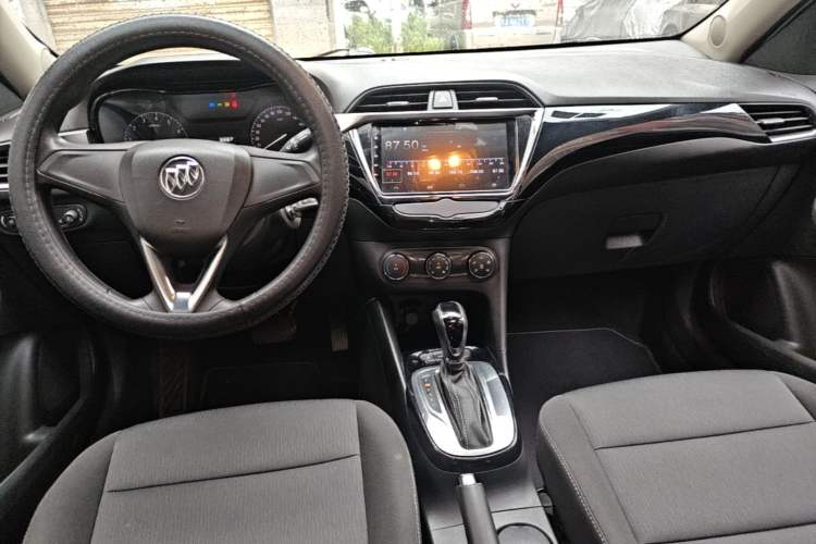 Used Buick Excelle 2018 15N CVT Elite Edition Center Console
