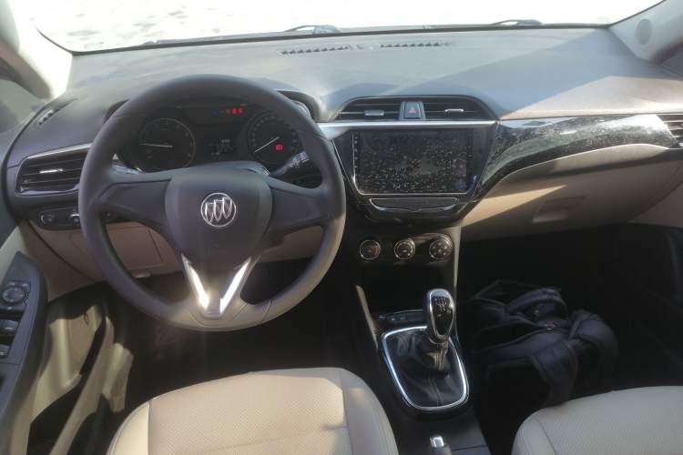 Used Buick Excelle 2018 15N Manual Elite Version Center Console