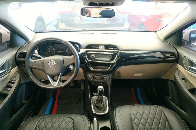Used Buick Excelle 2018 15N Manual Elite Version Center Console