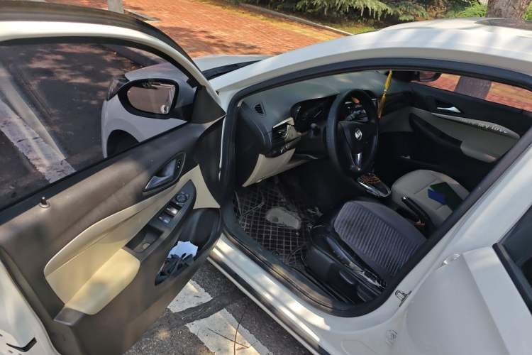 Used Buick Excelle 2018 15N CVT Elite Edition Driver Seat