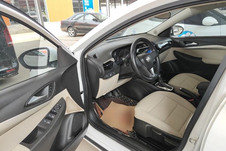 Used Buick Excelle 2018 15N CVT Elite Edition Driver Seat