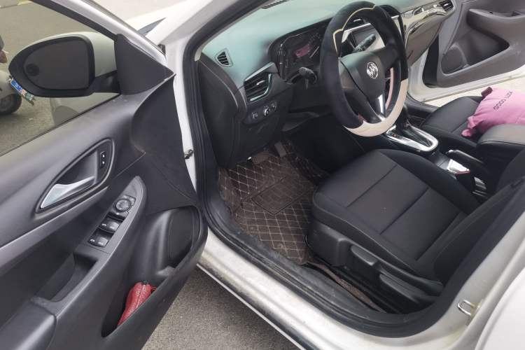 Used Buick Excelle 2018 15N CVT Elite Edition Driver Seat