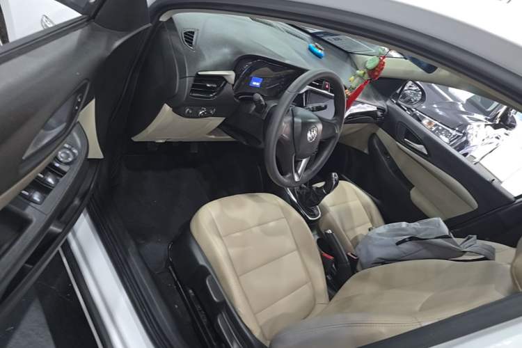 Used Buick Excelle 2018 15N Manual Elite Version Driver Seat