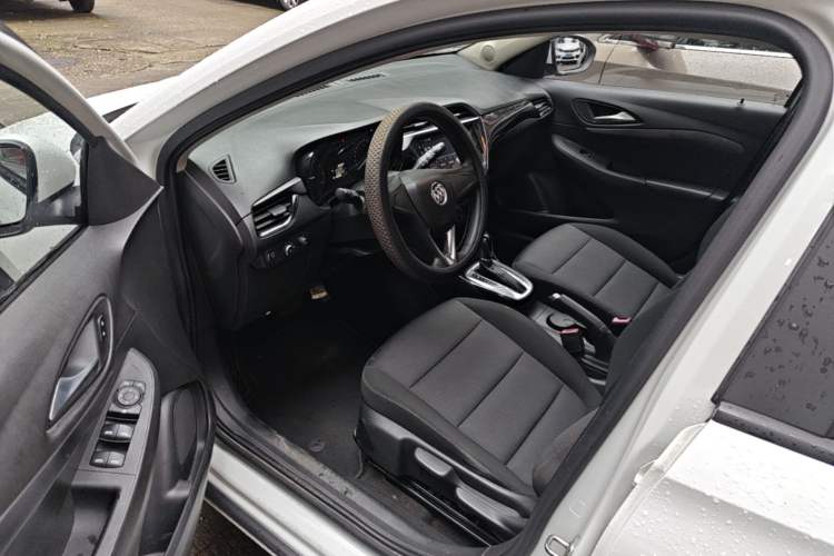 Used Buick Excelle 2018 15N CVT Elite Edition Driver Seat