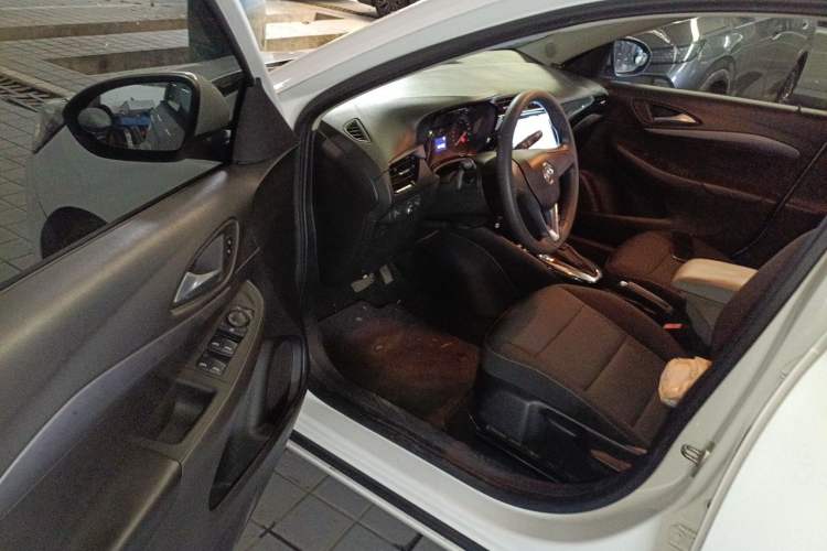 Used Buick Excelle 2018 15N CVT Elite Edition Driver Seat