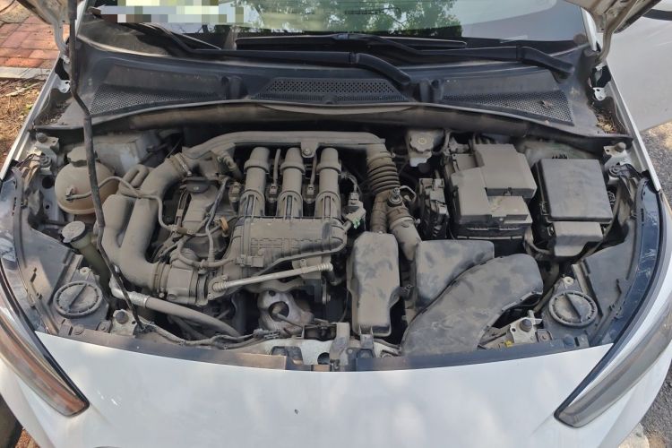 Used Buick Excelle 2018 15N CVT Elite Edition Engine Bay