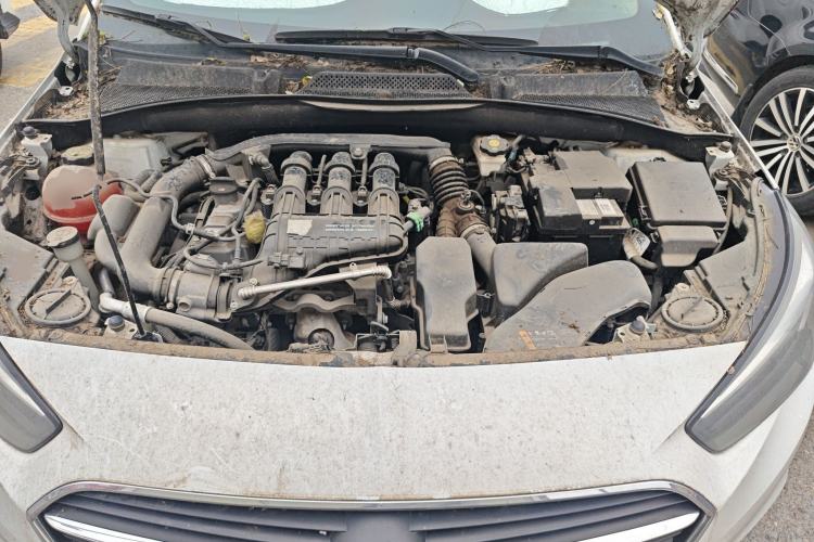 Used Buick Excelle 2018 15N Manual Elite Version Engine Bay