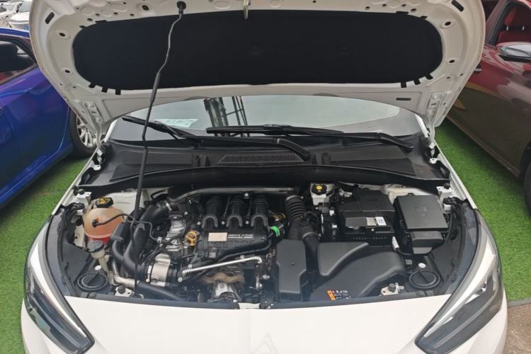 Used Buick Excelle 2018 15N CVT Elite Edition Engine Bay