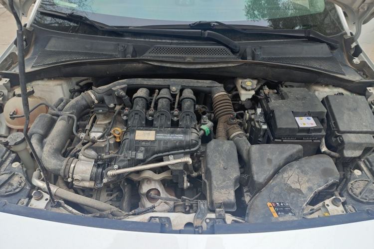 Used Buick Excelle 2018 15N CVT Elite Edition Engine Bay