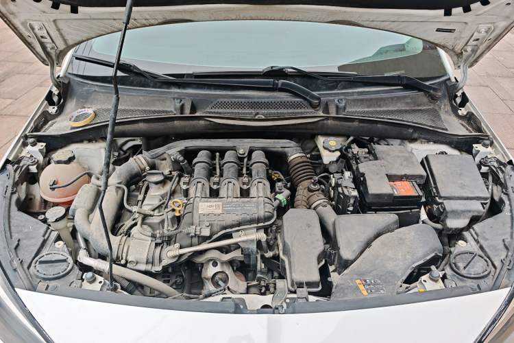 Used Buick Excelle 2018 15N CVT Elite Edition Engine Bay