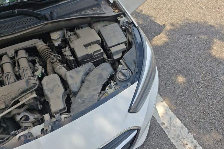 Used Buick Excelle 2018 15N CVT Elite Edition Engine Bay Left
