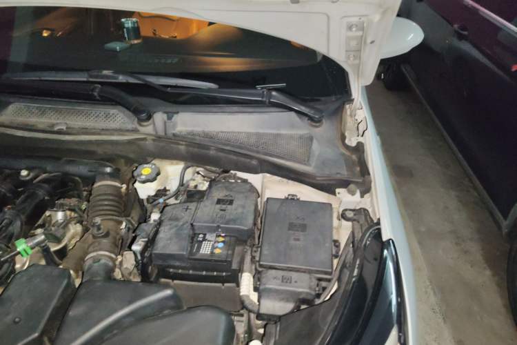 Used Buick Excelle 2018 15N CVT Luxury Version Engine Bay Left