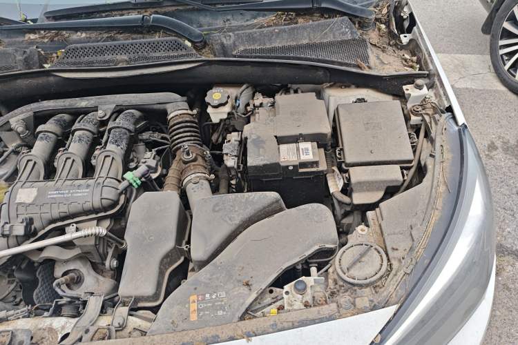 Used Buick Excelle 2018 15N Manual Elite Version Engine Bay Left