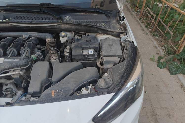 Used Buick Excelle 2018 15N CVT Elite Edition Engine Bay Left
