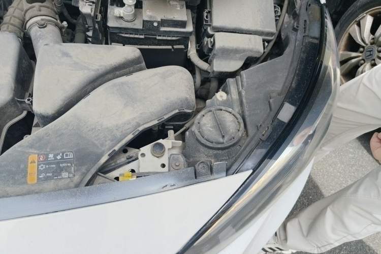 Used Buick Excelle 2018 15N CVT Elite Edition Engine Bay Left