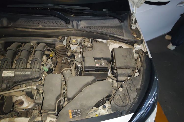 Used Buick Excelle 2018 15N CVT Elite Edition Engine Bay Left