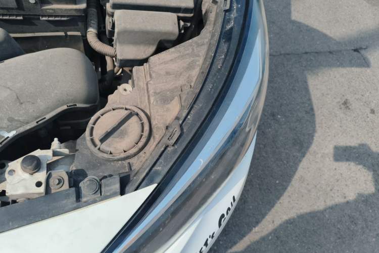 Used Buick Excelle 2018 15N CVT Elite Edition Engine Bay Left